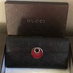 Ladies Gucci wallet